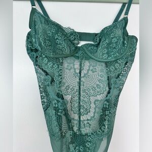 Aritzia Ten Babaton Green Encore Lace Lingerie Thong Bodysuit